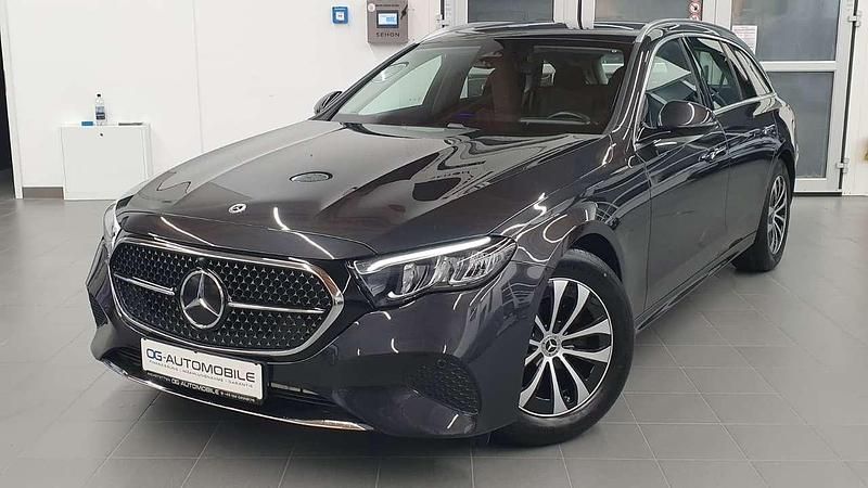 Gebraucht Mercedes E200 204 PS (150 kW) 2024 Grau Kombi
