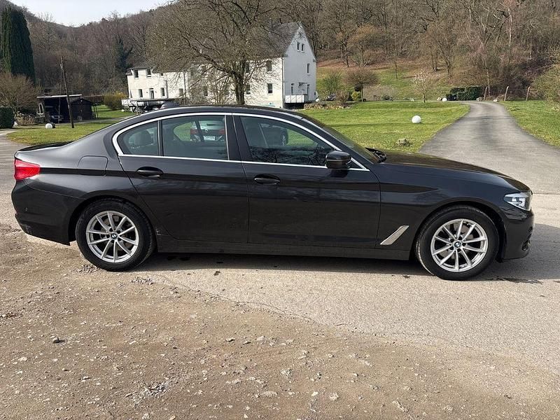 Gebraucht BMW 518 2020 Schwarz Limousine