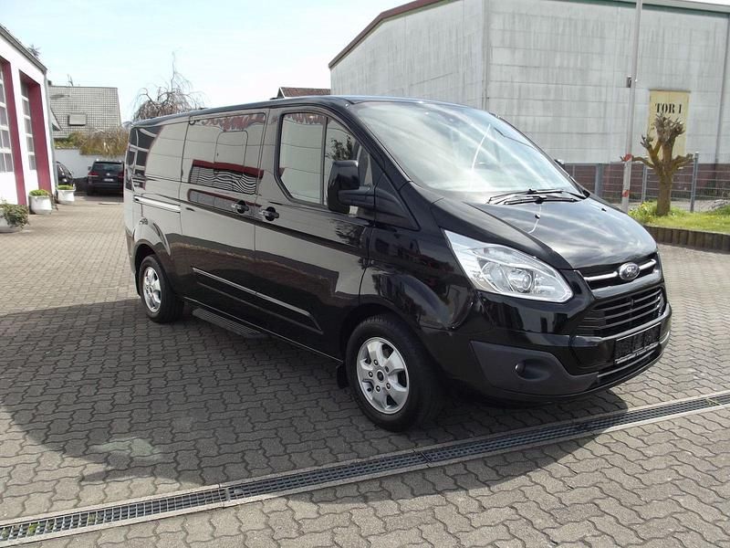 Gebraucht Ford Tourneo Titanium 170 PS (125 kW) 2017 Schwarz Van / Kleinbus