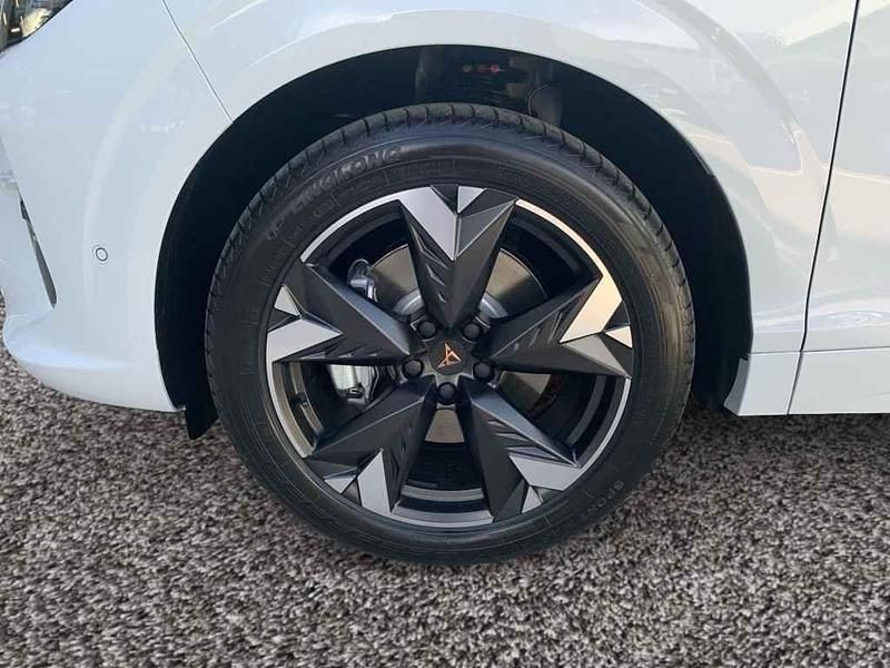 Neu Cupra Terramar 204 PS (150 kW) 2026 Nevadaweiß metallic SUV