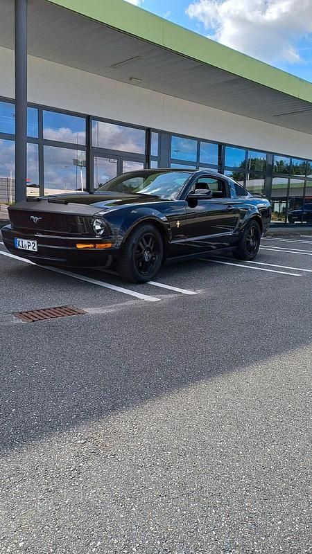 Schwarz Gebraucht 2007 Ford Mustang Coupé | 8.900 € (Fairer Preis) - Bild 1/4