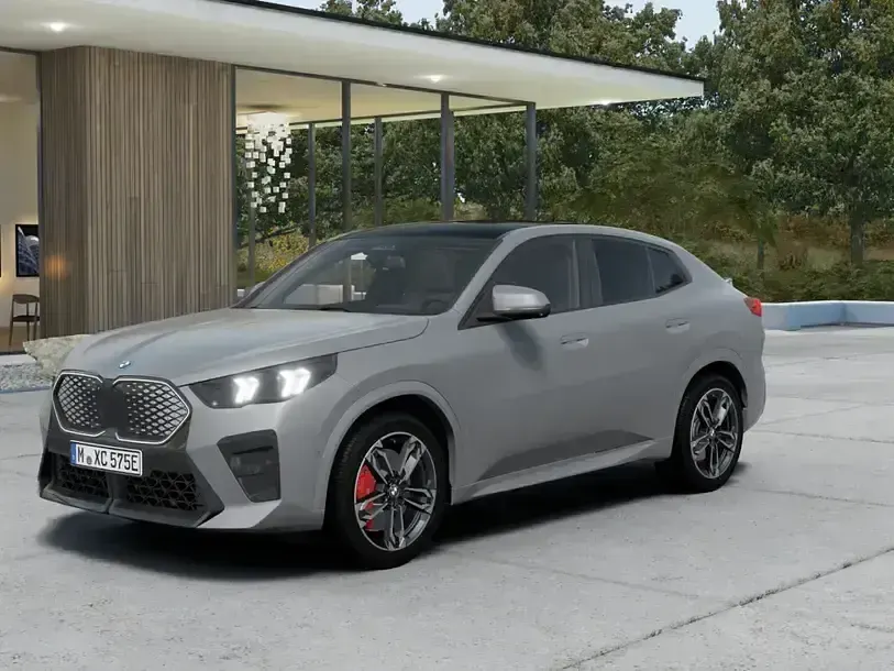 Gebraucht BMW iX2 M Sport 279 kW (380 PS) 2025 Frozen pure grey metallic (grau) SUV