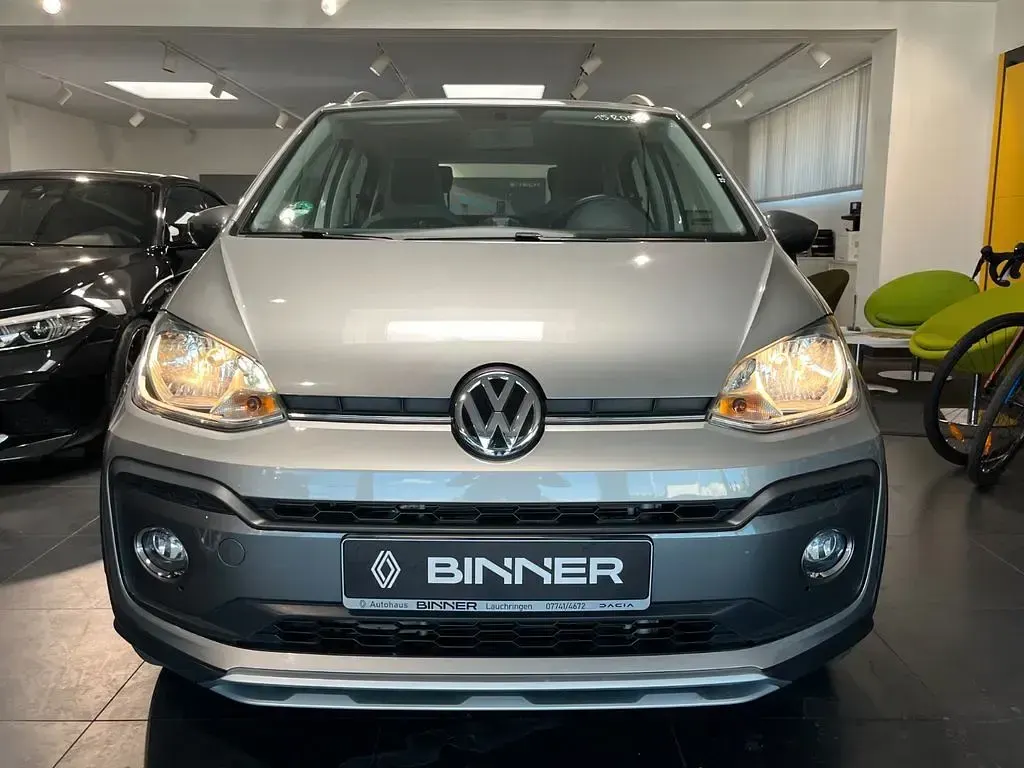 Gebraucht VW cross up! 90 PS (66 kW) 2018 Silber Kleinwagen