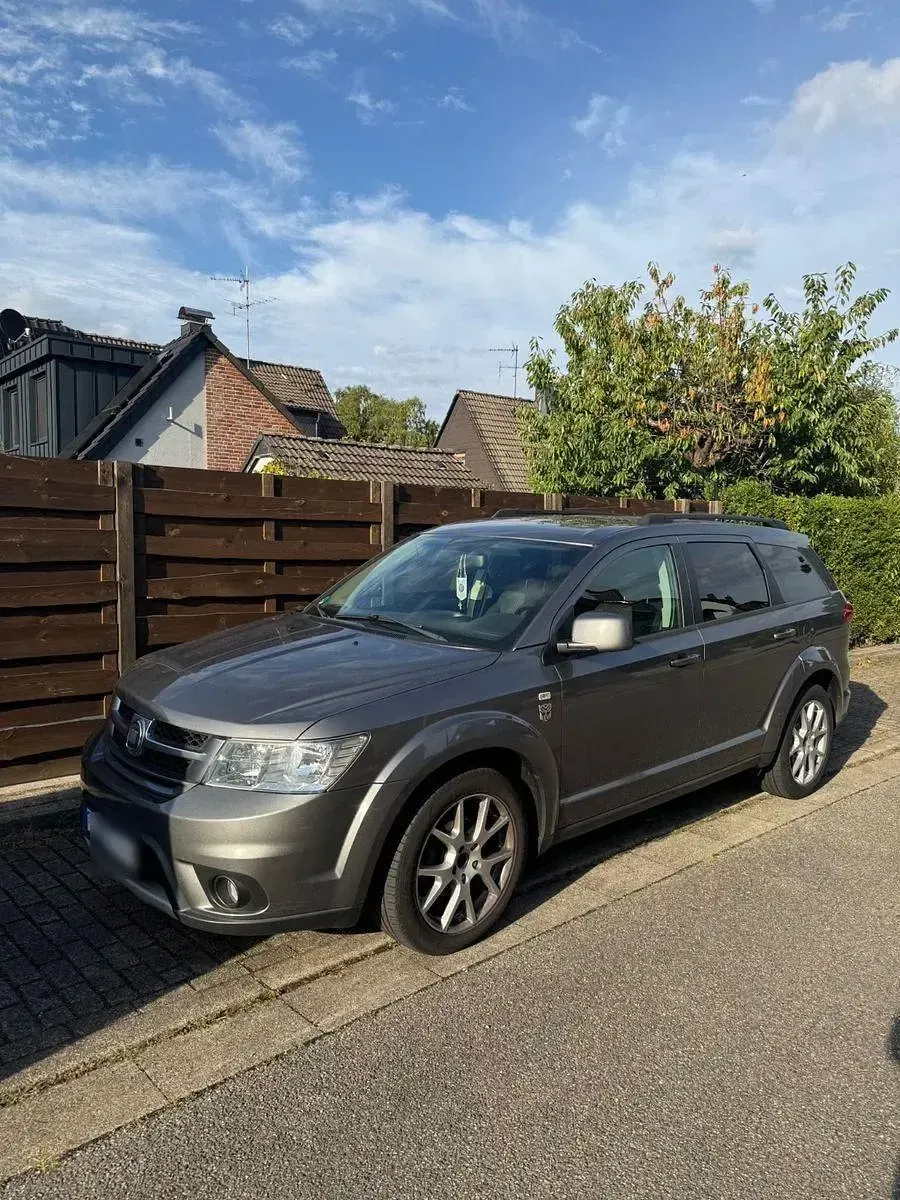 Gebraucht Fiat Freemont 140 PS (102 kW) 2012 Silber SUV