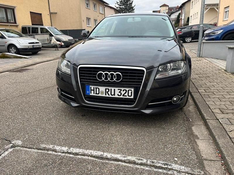 Schwarz Gebraucht 2011 Audi A3 Sportback Attraction Limousine | 6.600 € (Fairer Preis) - Bild 1/4