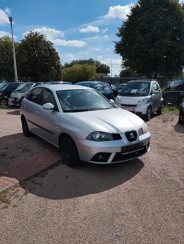 Silber Gebraucht 2006 Seat Ibiza Kleinwagen | 750 € (Superpreis) - Bild 1/4