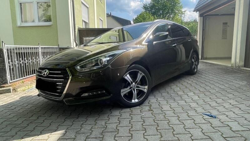 Braun Gebraucht 2015 Hyundai i40 Premium Kombi | 12.900 € (Fairer Preis) - Bild 1/4
