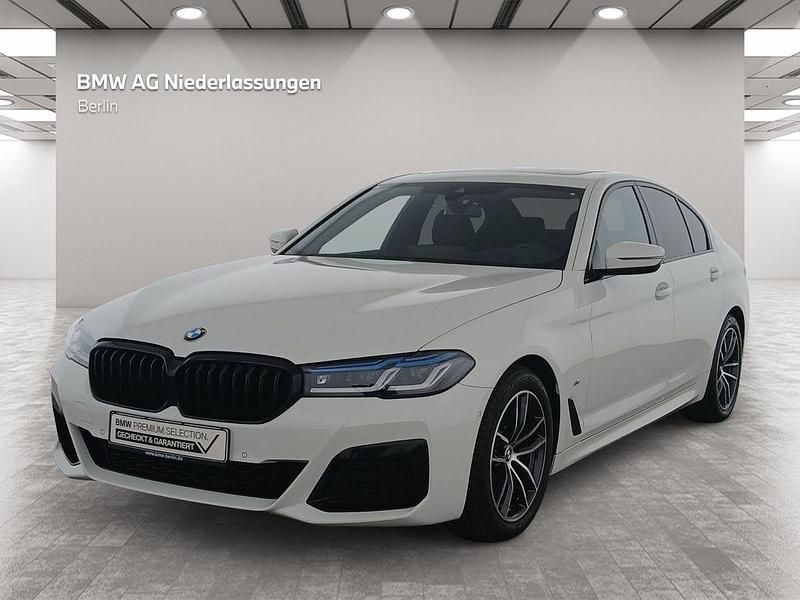 Weiß Gebraucht 2022 BMW 520 M Sport Limousine | 42.900 € (Teuer) - Bild 1/4