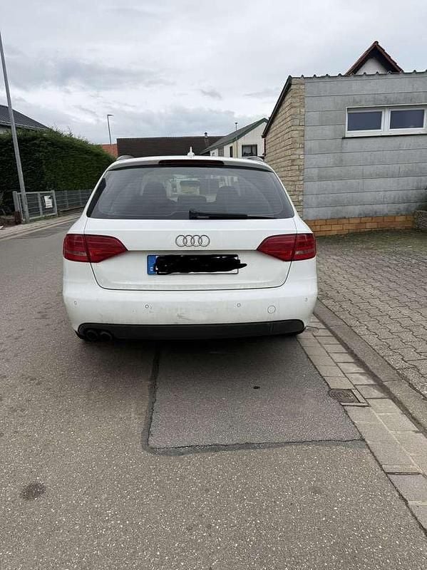 Gebraucht Audi A4 Ambiente 143 PS (105 kW) 2010 Weiß Kombi