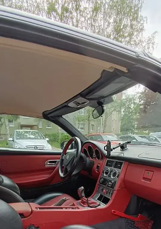 Second-hand Mercedes SLK200 163 CP (119 kW) 2000 Negru Cabrio