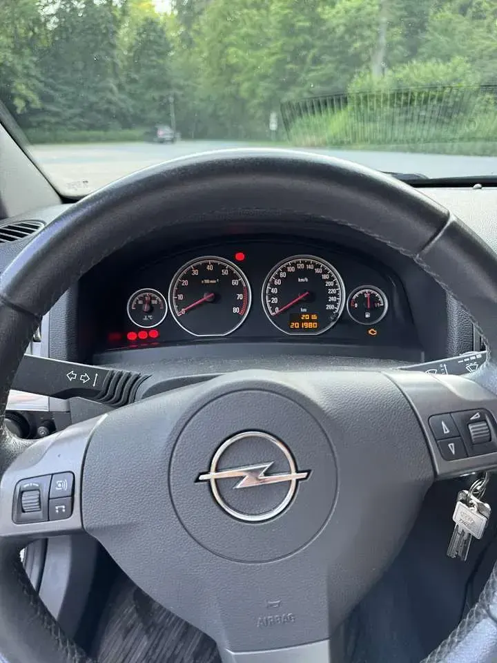 Gebraucht Opel Vectra Cosmo 140 PS (102 kW) 2006 Silber Limousine
