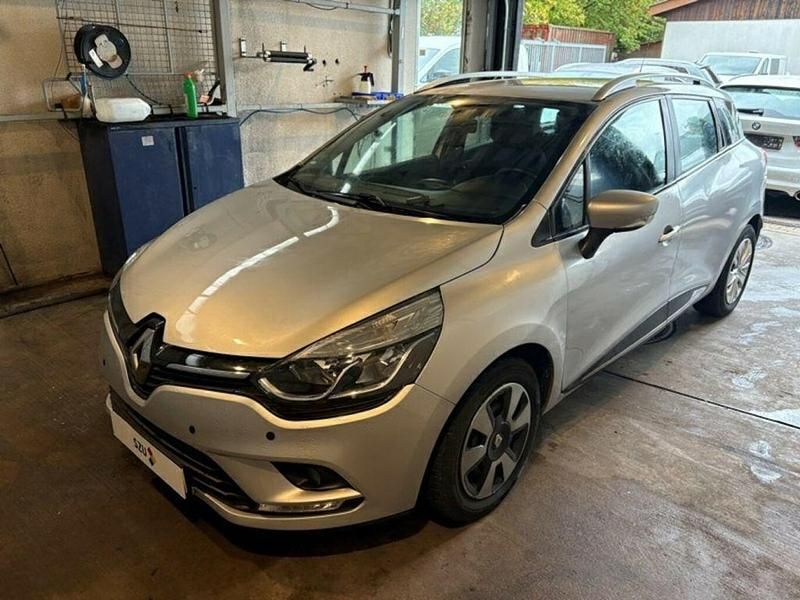 Silbermet. (metallic) Gebraucht 2019 Renault Clio GrandTour GT Kombi | 11.500 € (Etwas zu teuer) - Bild 1/4