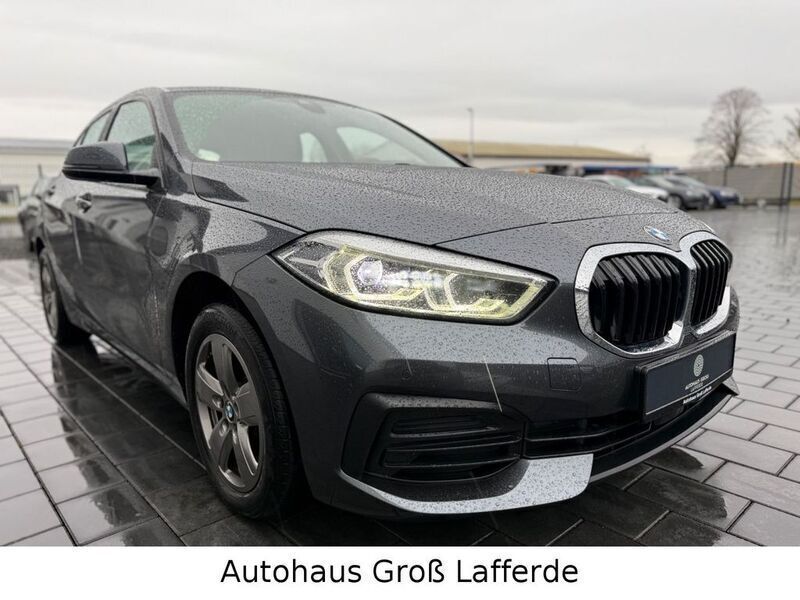 Grau Gebraucht 2020 BMW 116 Advantage Kleinwagen | 18.490 € (Fairer Preis) - Bild 1/4