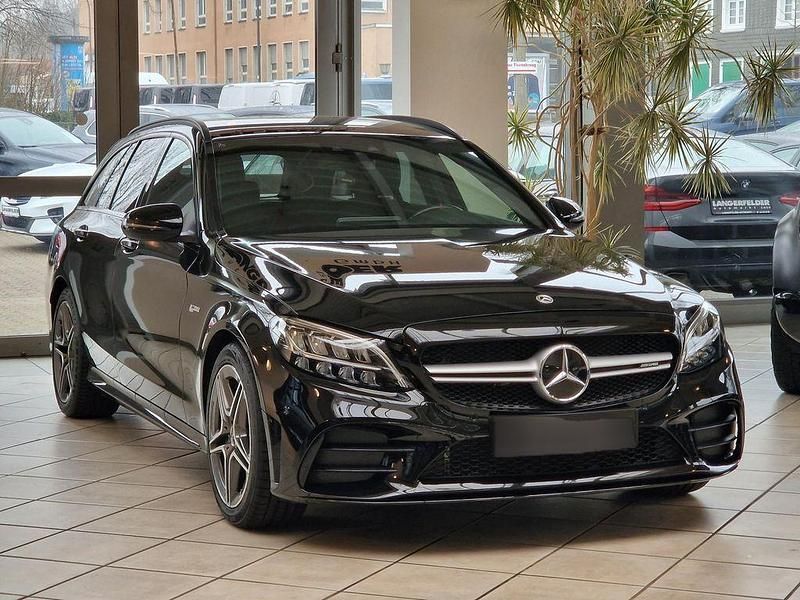Schwarz metallic Gebraucht 2020 Mercedes C43 AMG AMG | 47.580 € (Fairer Preis) - Bild 1/4