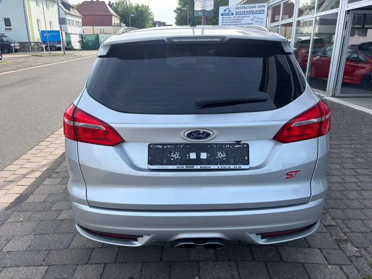 Gebraucht Ford Focus Sport 250 PS (183 kW) 2016 Silber Kombi