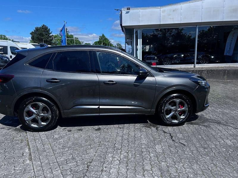 Neu Ford Kuga ST-Line X 243 PS (178 kW) 2026 Grau SUV