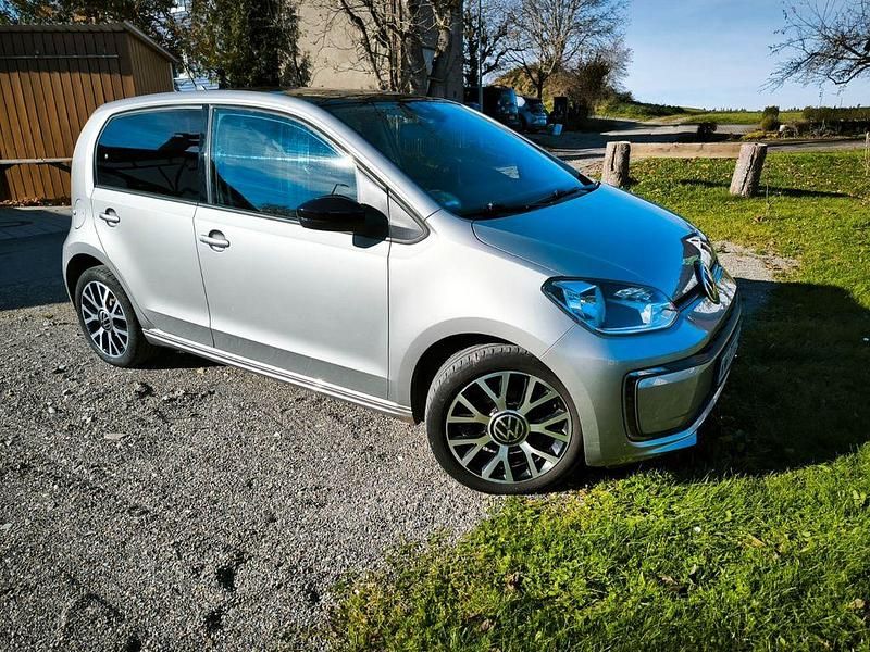 Silber Gebraucht 2021 VW e-up! Kleinwagen | 11.500 € (Fairer Preis) - Bild 1/4