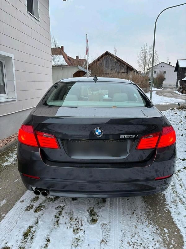 Gebraucht BMW 523 204 PS (150 kW) 2010 Limousine