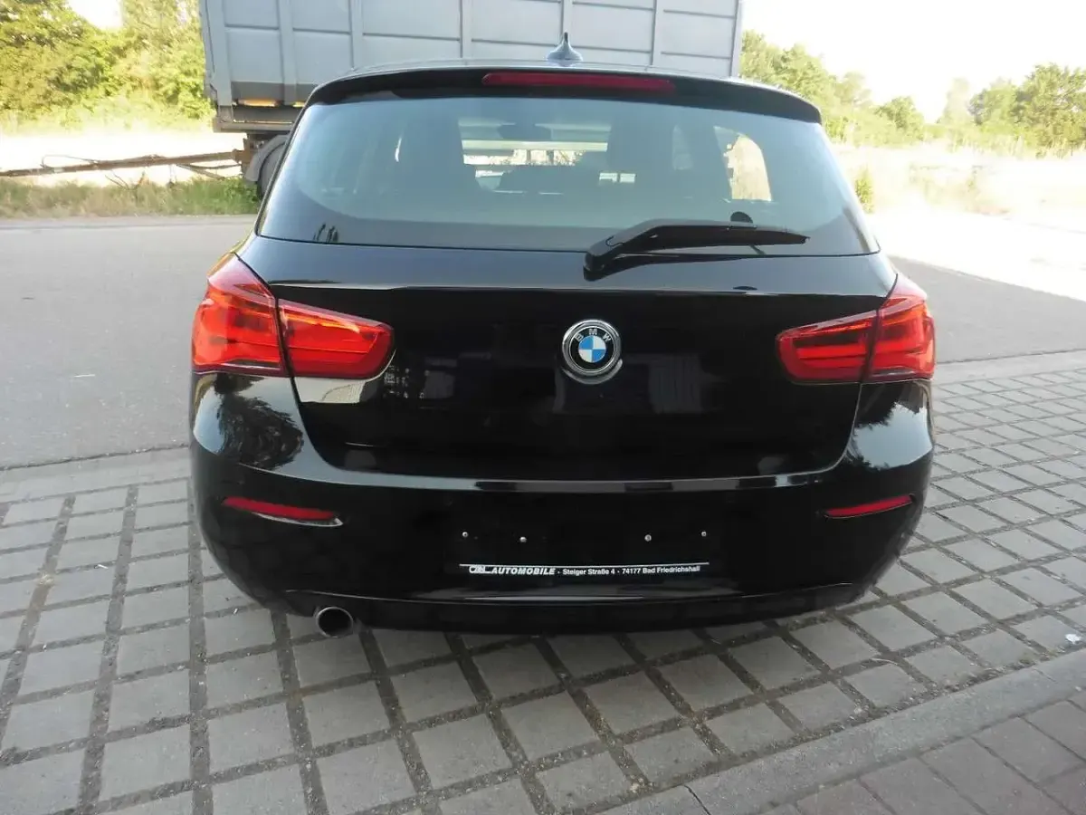Gebraucht BMW 118 Advantage 136 PS (100 kW) 2018 Schwarz Kleinwagen