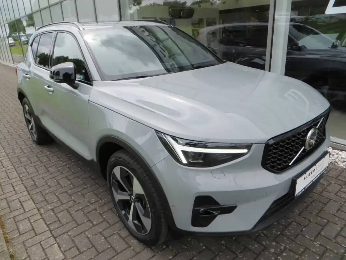 Gebraucht Volvo XC40 120 PS (88 kW) 2025 SUV