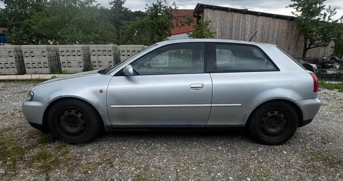 Gebraucht Audi A3 Attraction 150 PS (110 kW) 2000 Silber Kleinwagen