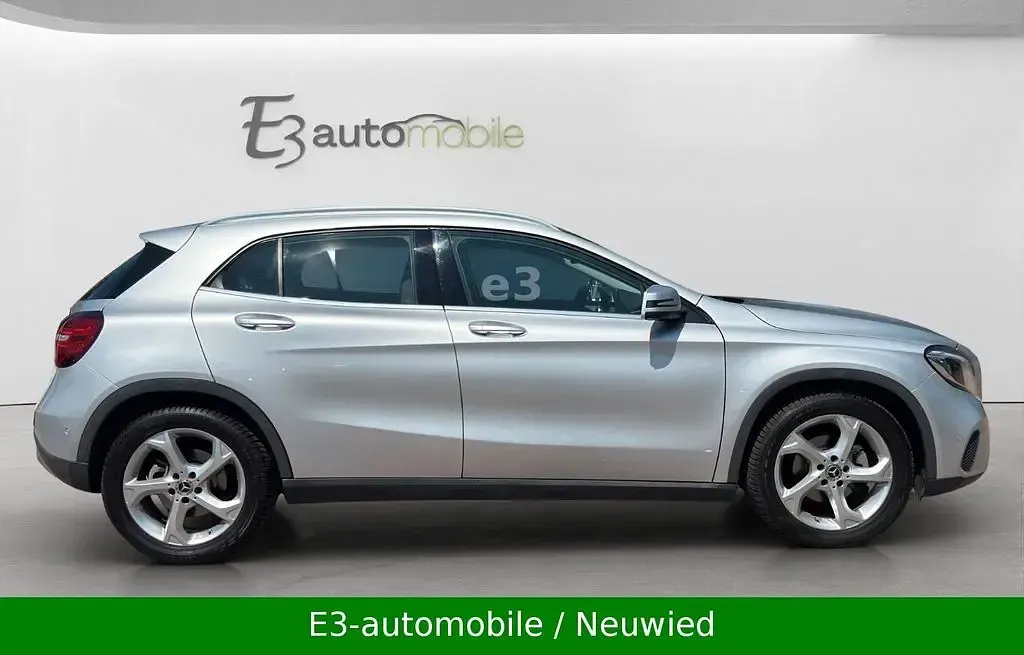 Gebraucht Mercedes GLA180 122 PS (89 kW) 2019 Silber SUV