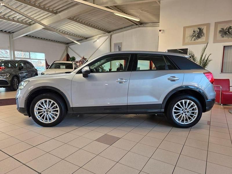 Gebraucht Audi Q2 Design 116 PS (85 kW) 2017 Silber SUV