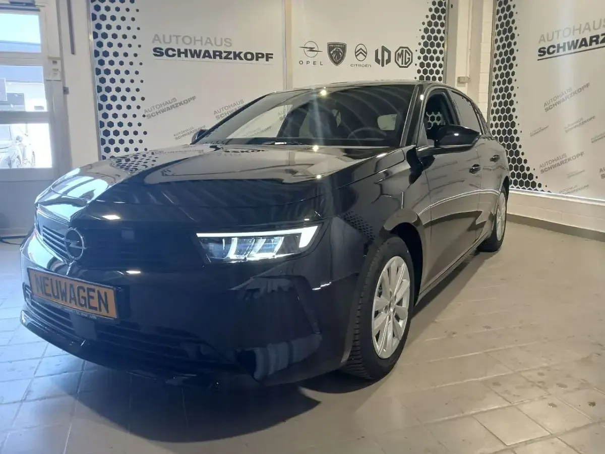 Neu Opel Astra Edition 145 PS (106 kW) 2026 Schwarz Limousine