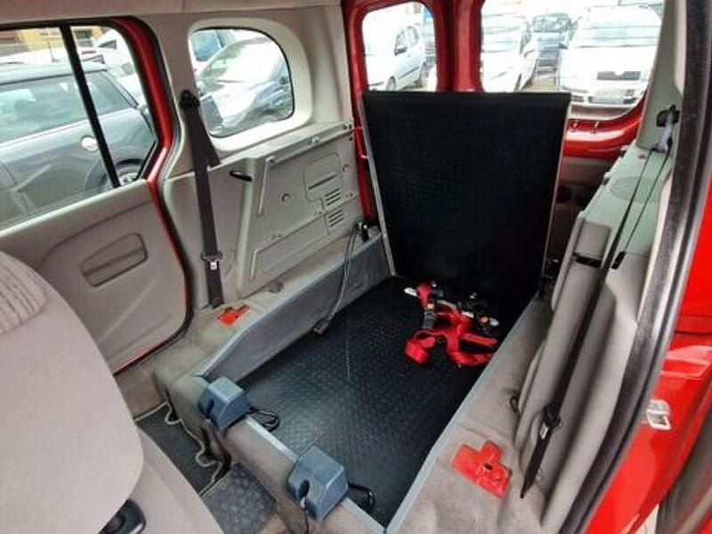 Gebraucht Renault Kangoo Privilege 92 PS (67 kW) 2008 Rot Van / Kleinbus