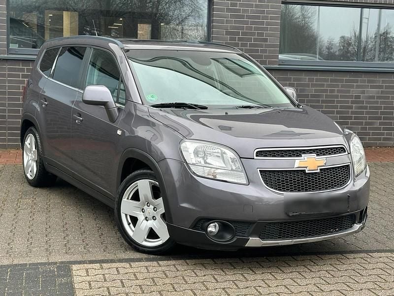 Grau Gebraucht 2013 Chevrolet Orlando Van / Kleinbus | 4.950 € (Fairer Preis) - Bild 1/4