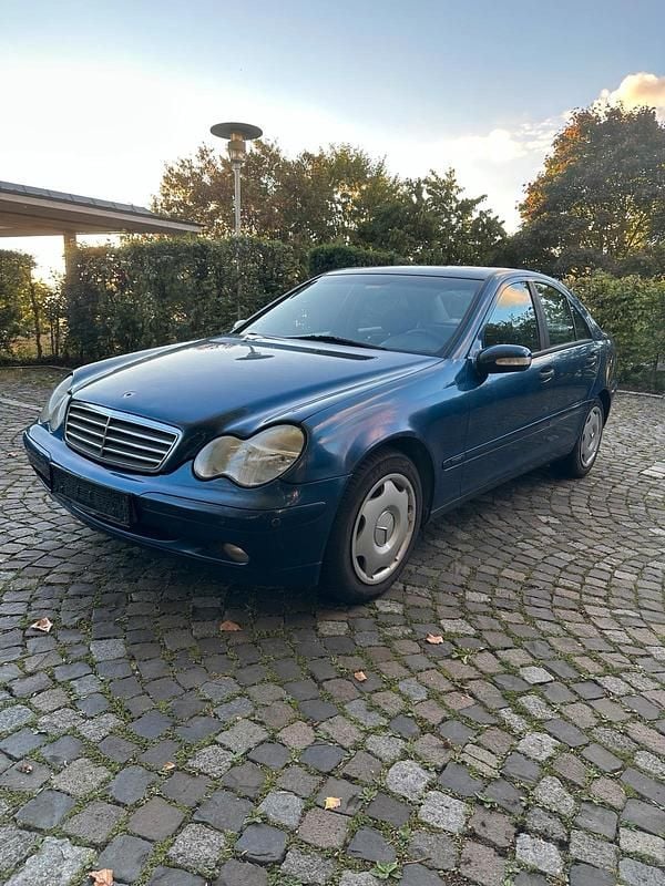 Blau Gebraucht 2002 Mercedes C240 Limousine | 1.890 € (Guter Preis) - Bild 1/4