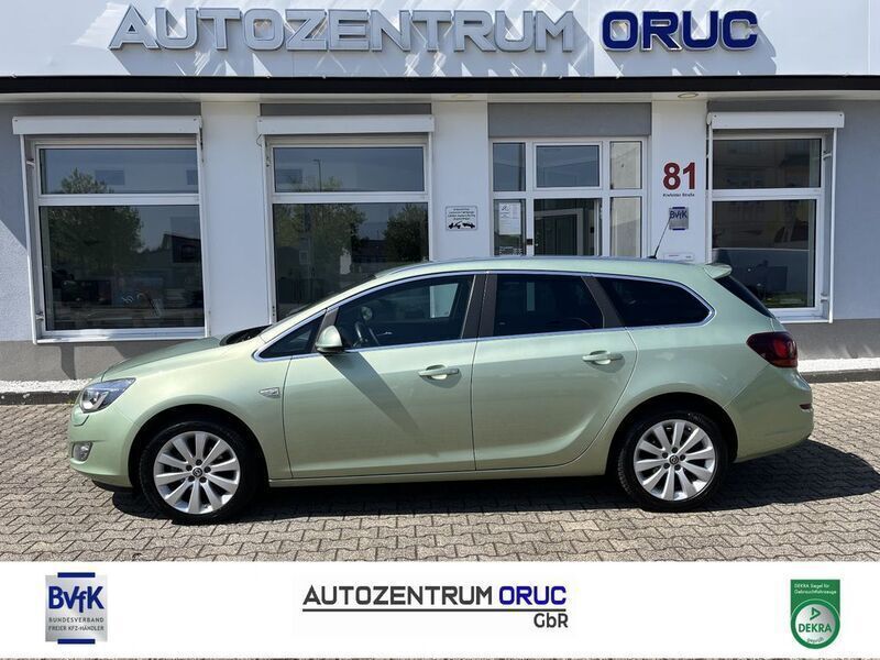 Grün Gebraucht 2012 Opel Astra Innovation Kombi | 9.750 € (Teuer) - Bild 1/4
