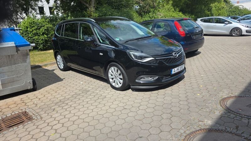Schwarz Gebraucht 2017 Opel Zafira Business Edition Van / Kleinbus | 11.500 € (Fairer Preis) - Bild 1/4