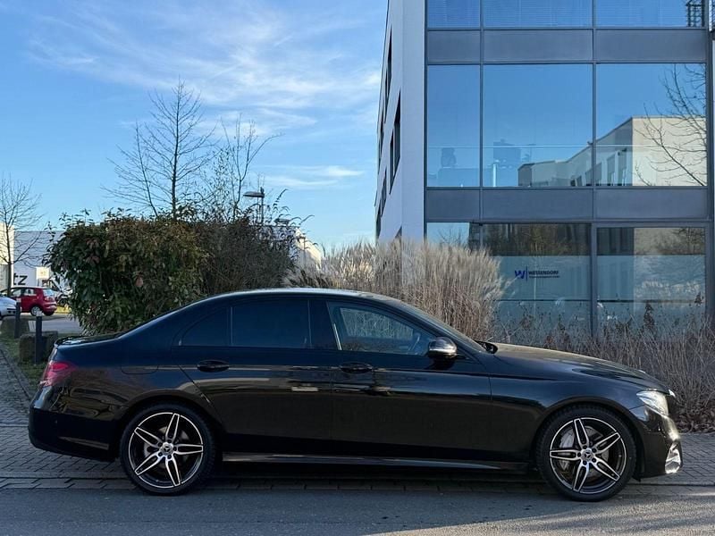 Gebraucht Mercedes E200 AMG line 197 PS (144 kW) 2019 Schwarz Limousine