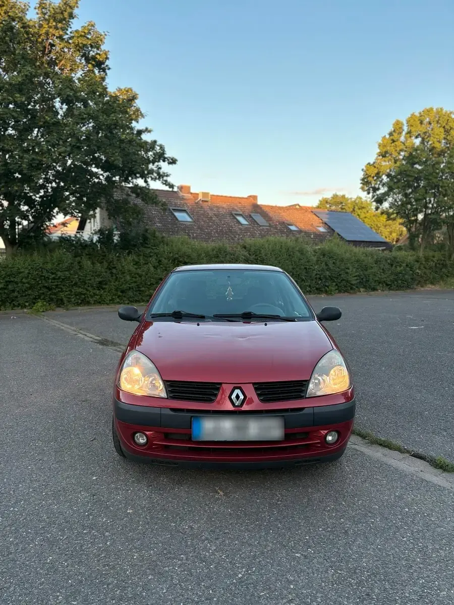 Gebraucht Renault Clio 60 PS (44 kW) 2004 Rot Kleinwagen