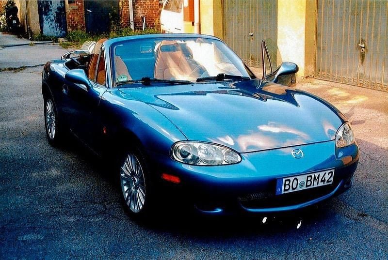Blau Gebraucht 2005 Mazda MX5 Cabrio | 9.700 € (Teuer) - Bild 1/4