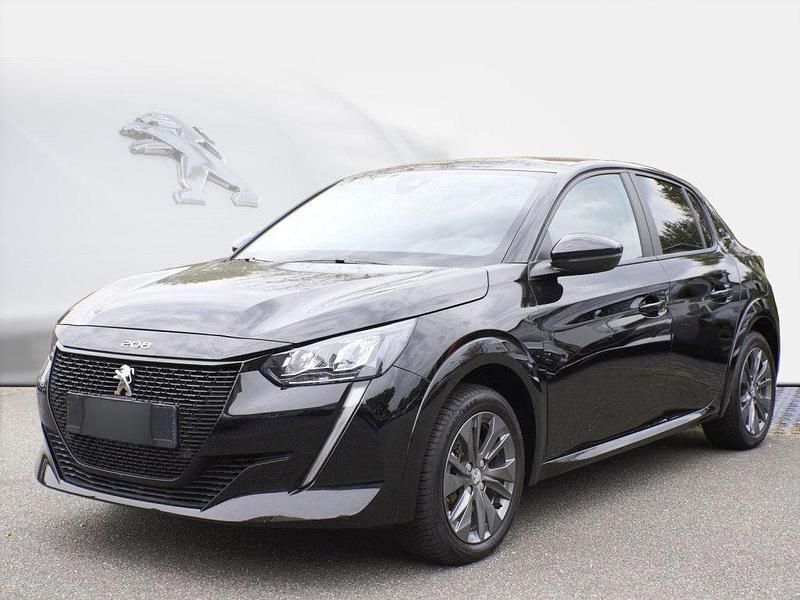 Schwarz metallic Gebraucht 2022 Peugeot e-208 Active Kleinwagen | 20.850 € (Etwas zu teuer) - Bild 1/4
