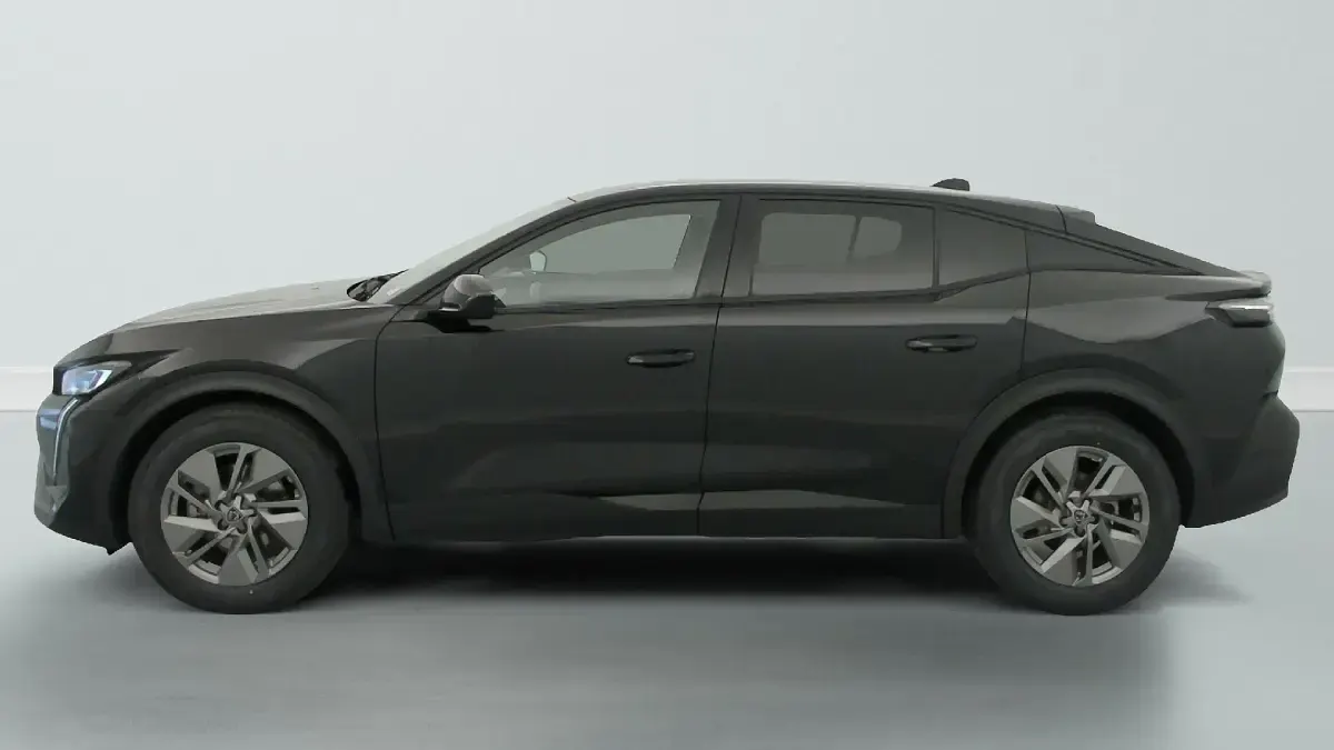 Gebraucht Peugeot 408 Allure 136 PS (100 kW) 2025 Schwarz (noir perla nera) SUV