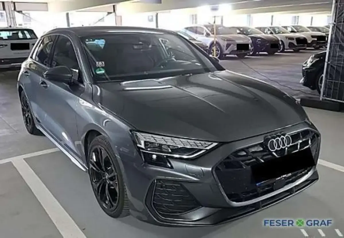 Gebraucht Audi A3 S-Line 150 PS (110 kW) 2025 Daytonagrau perleffekt Limousine