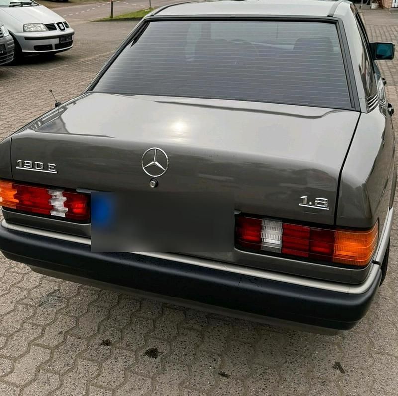 Usata Mercedes 190 1990 Andere farben Berlina