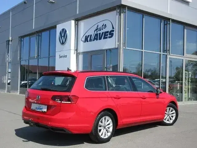 Gebraucht VW Passat Business 122 PS (89 kW) 2023 Rot Kombi