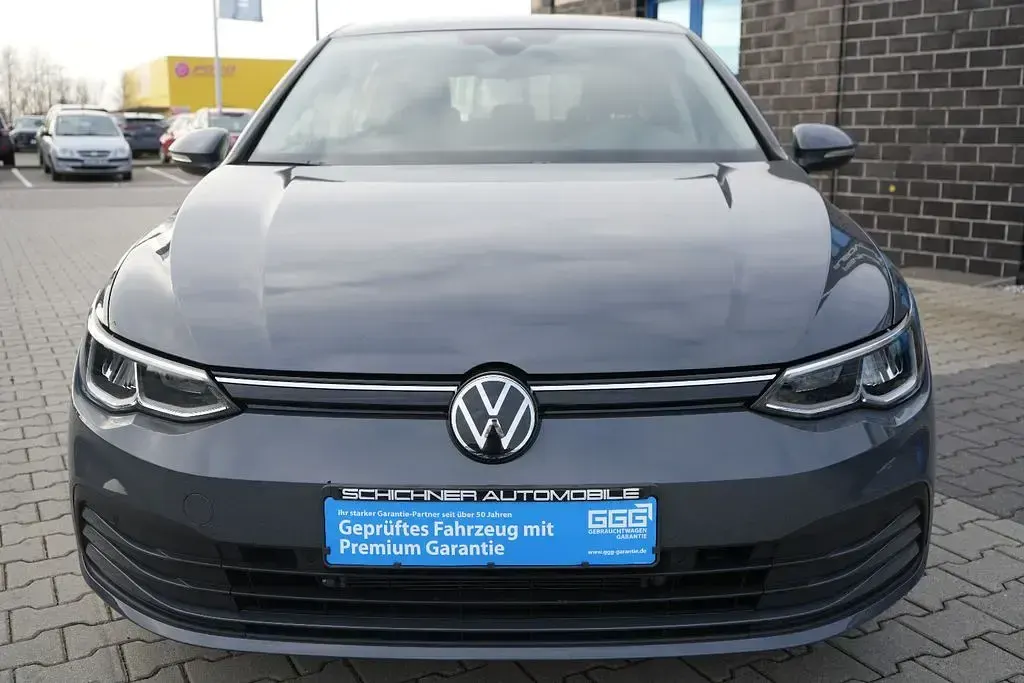 Gebraucht VW Golf VIII 110 PS (80 kW) 2024 Grau Limousine