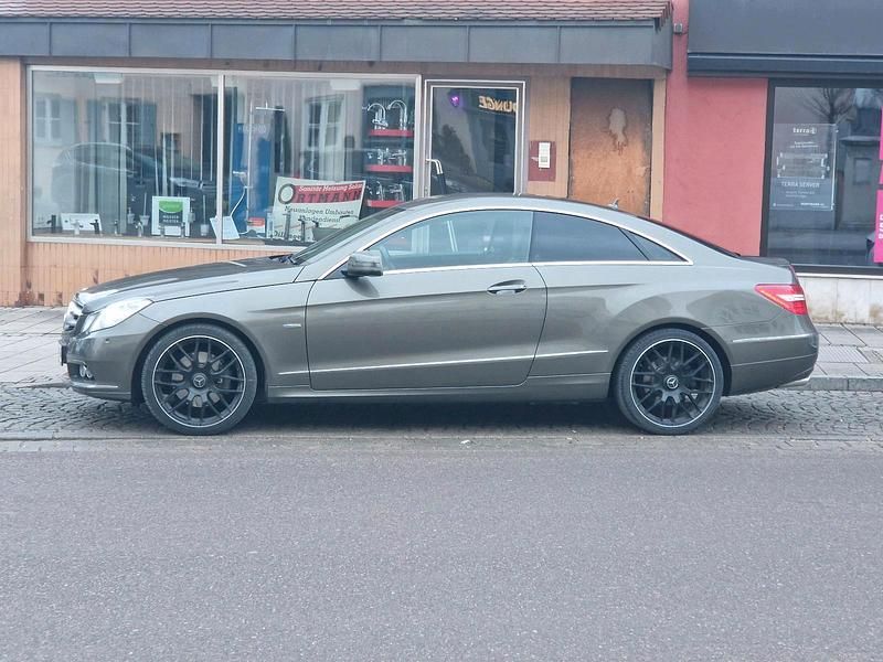 Second-hand Mercedes E250 204 CP (150 kW) 2010 Maro Coupe