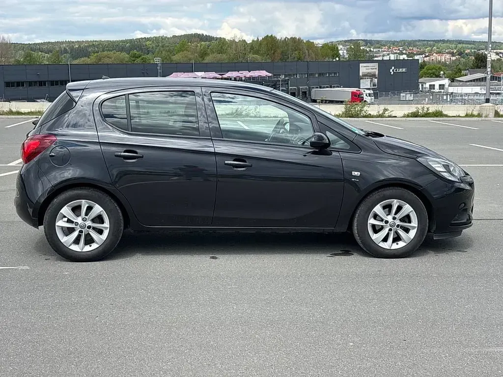 Usado Opel Corsa drive 69 HP (50 kW) 2016 Preto Citadino