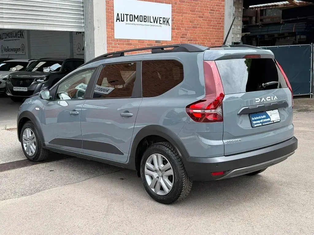Gebraucht Dacia Jogger Expression 110 PS (80 kW) 2023 Grau Van / Kleinbus