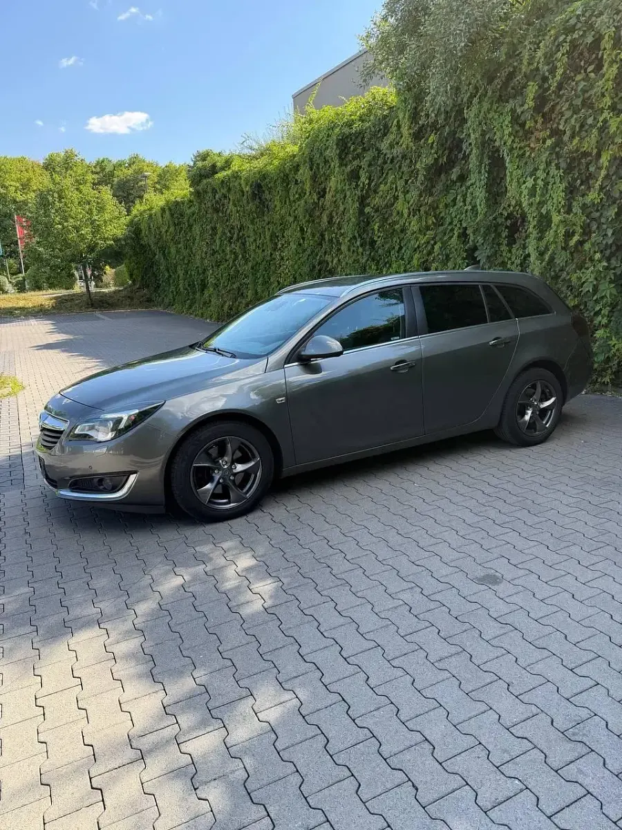 Gebraucht Opel Insignia Sport 170 PS (125 kW) 2017 Grau Kombi