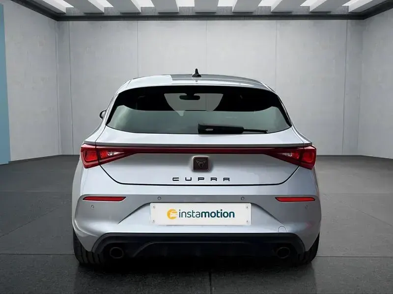 Gebraucht Cupra Leon 245 PS (180 kW) 2022 Silber Kleinwagen