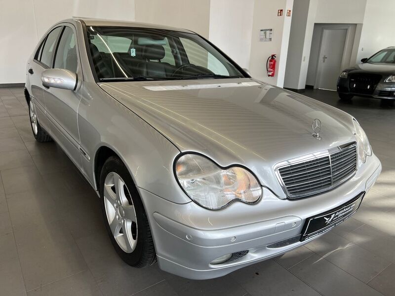 Silber Gebraucht 2001 Mercedes C180 Classic Limousine | 5.990 € - Bild 1/4