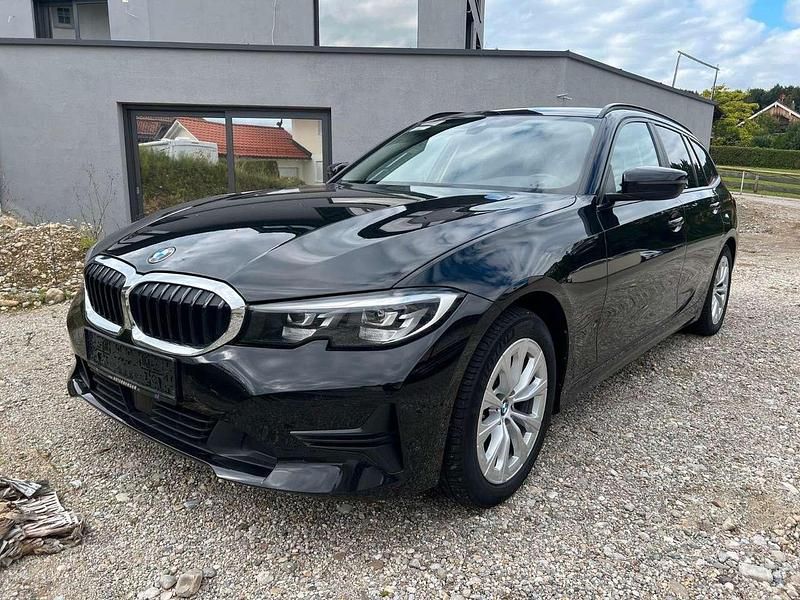 Schwarz ii Gebraucht 2022 BMW 320 Advantage Kombi | 22.500 € (Superpreis) - Bild 1/1