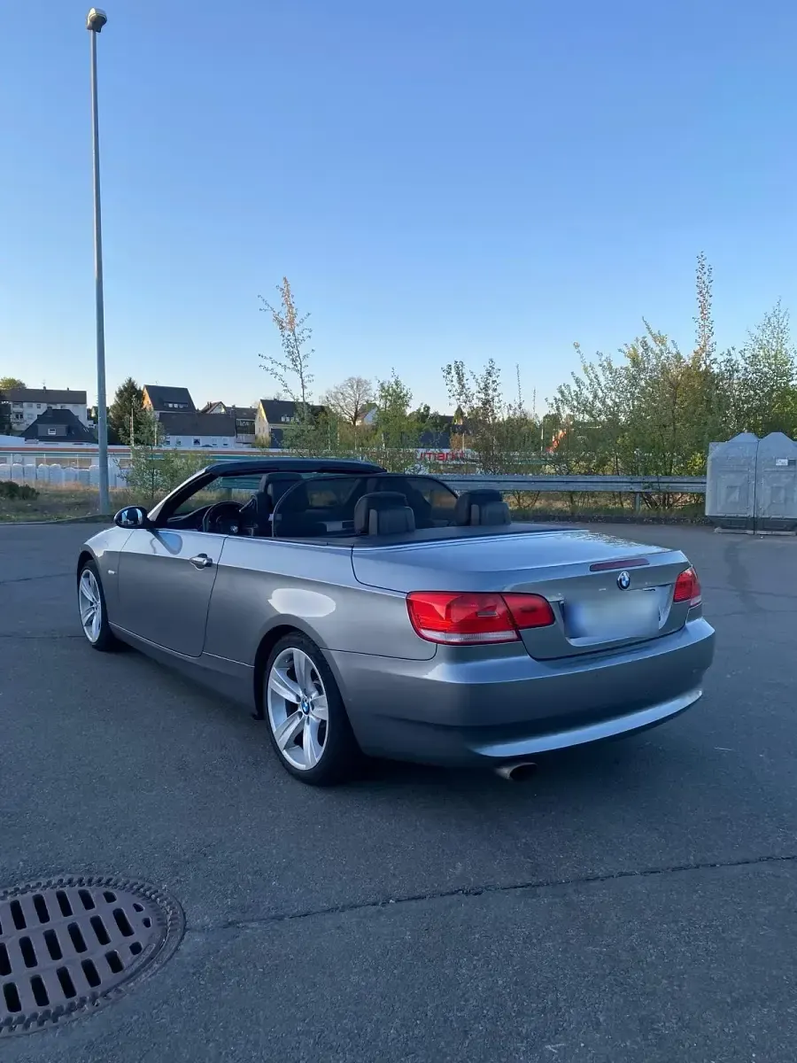Gebraucht BMW 320 Cabriolet 170 PS (125 kW) 2009 Grau Cabrio